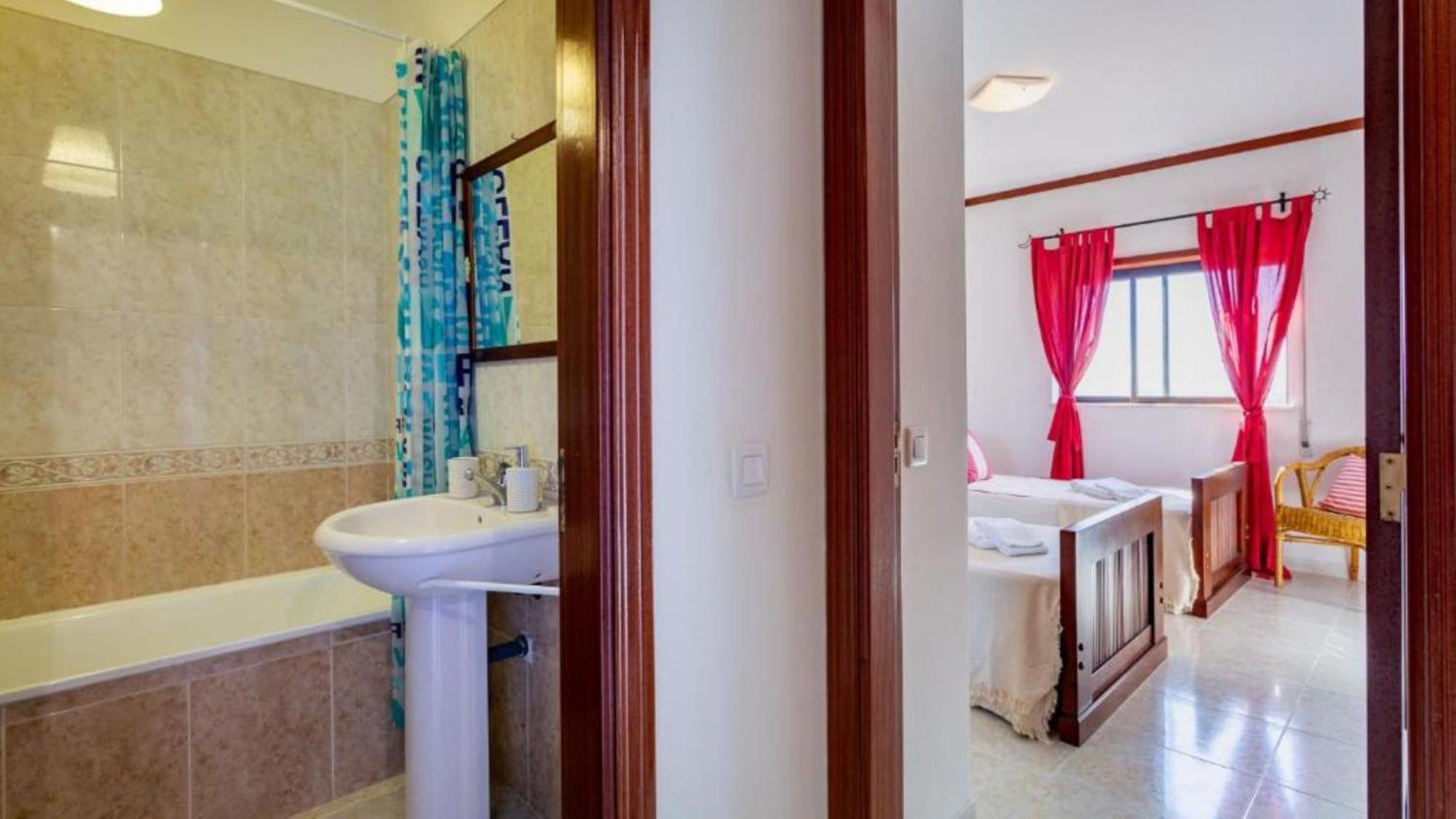 Alvor 2 Bedrooms Balcony Flat Екстериор снимка