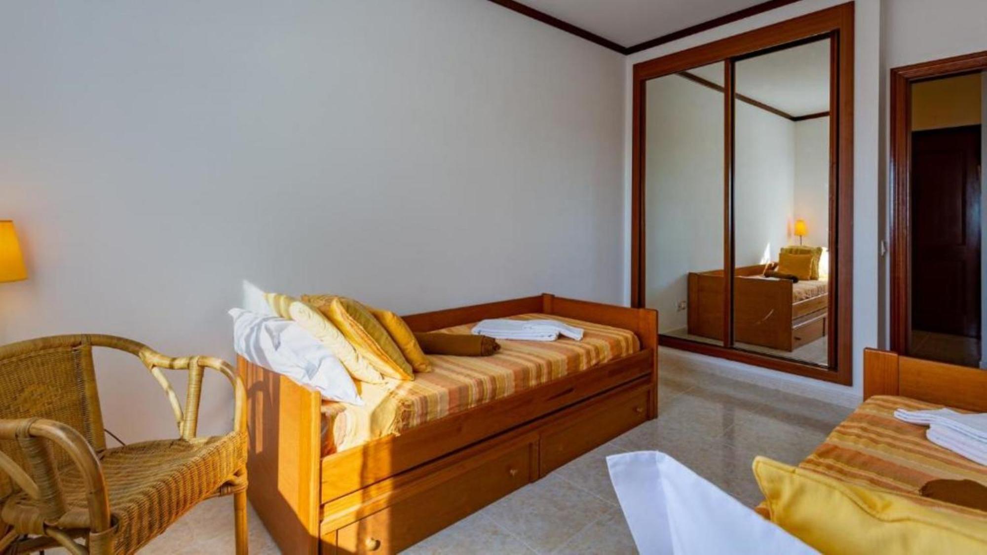 Alvor 2 Bedrooms Balcony Flat Екстериор снимка