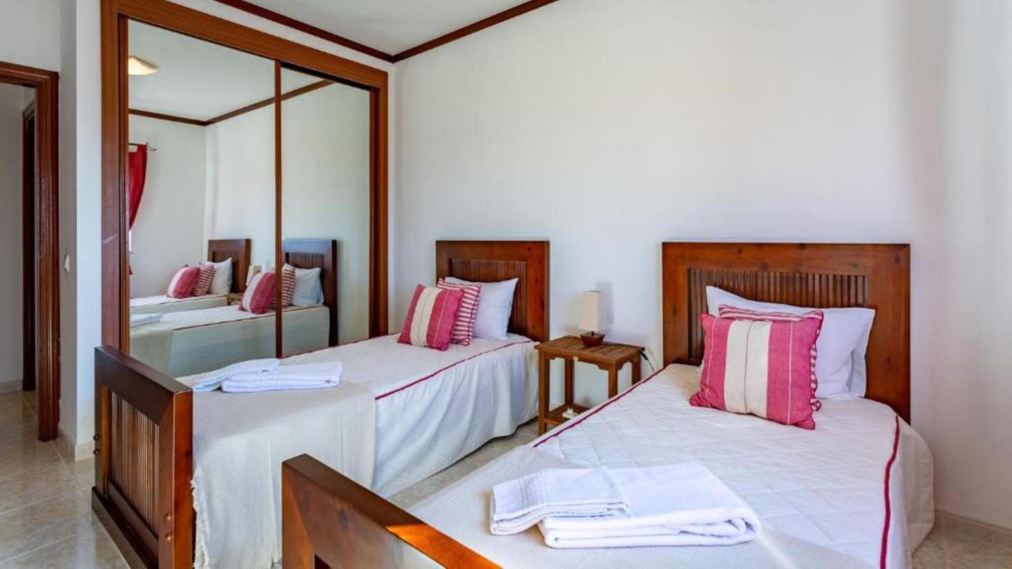Alvor 2 Bedrooms Balcony Flat Екстериор снимка